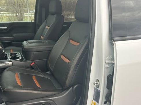 Certified 2022 GMC Sierra 3500 AT4 w/ AT4 Preferred Package AWD/4WD image 18