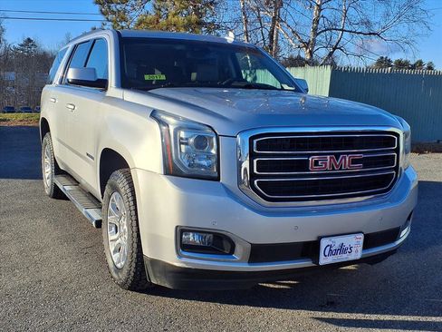 Used 2017 GMC Yukon SLT w/ Open Road Package image 3