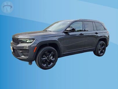 Used 2024 Jeep Grand Cherokee Altitude