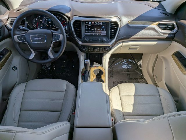 Used 2017 GMC Acadia Denali w/ Technology Package FWD image 16