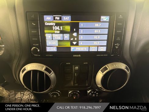 Used 2014 Jeep Wrangler Unlimited Rubicon w/ Connectivity Group AWD/4WD image 26