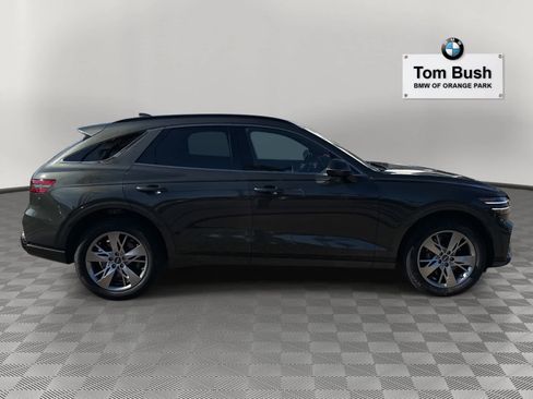 Used 2025 Genesis GV70 3.5T Sport image 4