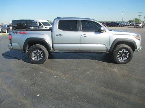 Used 2023 Toyota Tacoma TRD Off-Road w/ TRD Premium Off Road Package image 6