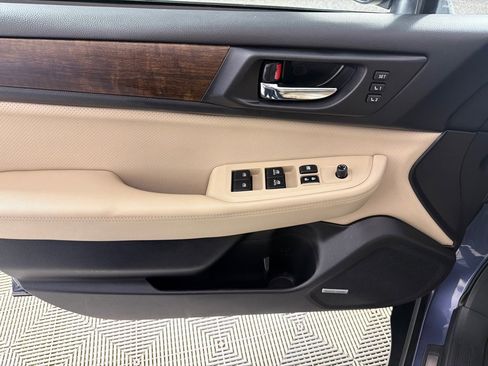 Used 2017 Subaru Outback 2.5i Limited image 11