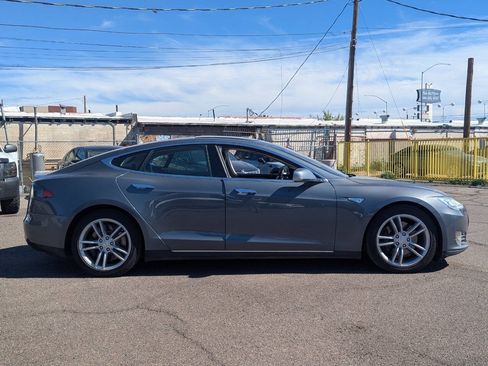 Used 2013 Tesla Model S RWD image 2