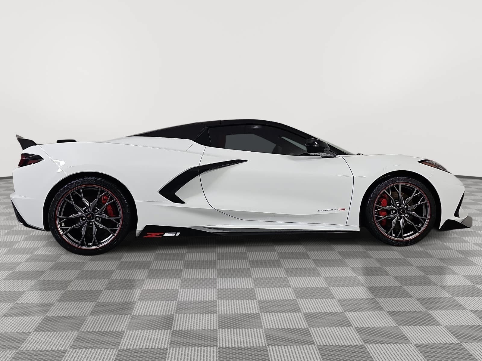 Used 2024 Chevrolet Corvette Stingray Convertible w/ Z51 Performance Package RWD image 9