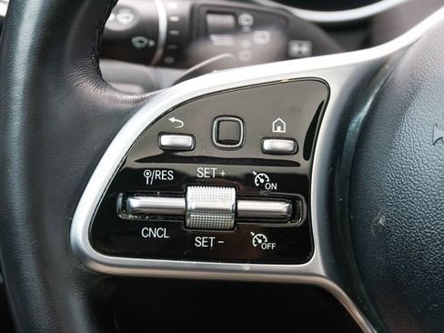 Used 2022 Mercedes-Benz GLC 300 4MATIC image 29