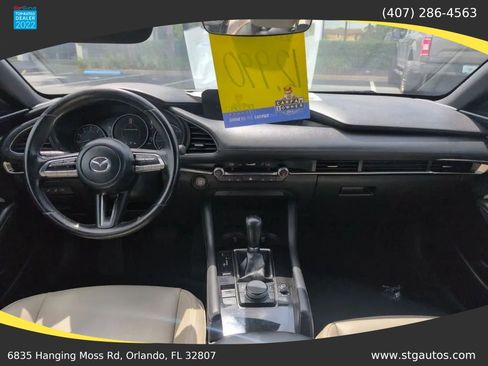 Used 2020 MAZDA MAZDA3 Hatchback w/ Preferred Package FWD image 17