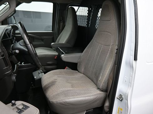 Used 2020 Chevrolet Express 2500 w/ Driver Convenience Package image 9