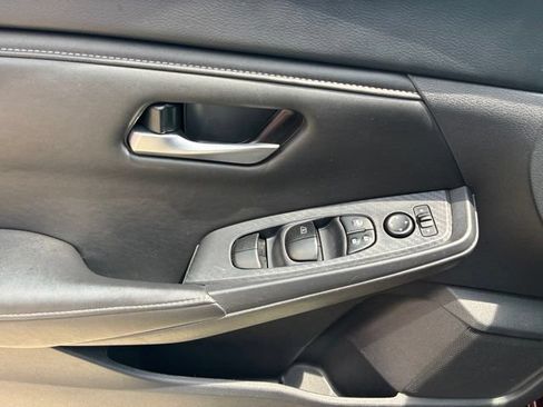 Used 2025 Nissan Sentra SV FWD image 20