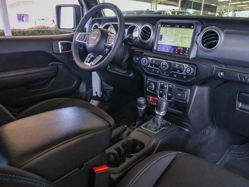 Used 2023 Jeep Wrangler Unlimited Rubicon 4xe AWD/4WD image 37