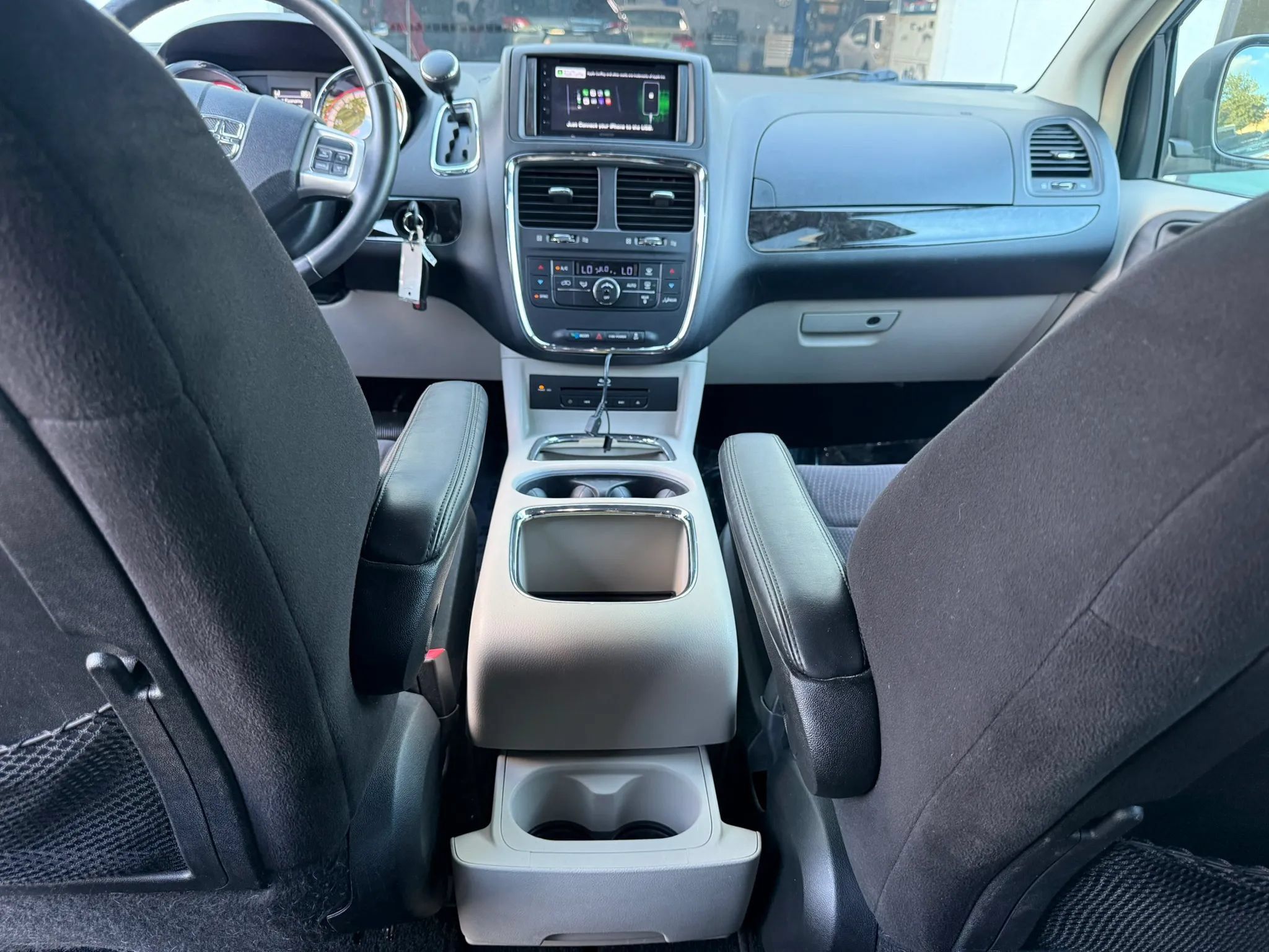 Used 2013 Dodge Grand Caravan Crew w/ Safety Sphere Group FWD image 32
