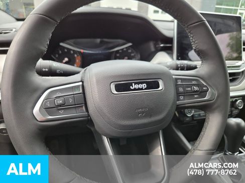 Used 2025 Jeep Compass Limited AWD/4WD image 10