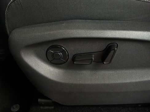 Used 2026 Volkswagen Tiguan SE FWD image 11