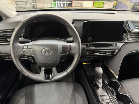 Used 2025 Toyota Camry LE w/ Convenience Package AWD/4WD image 18