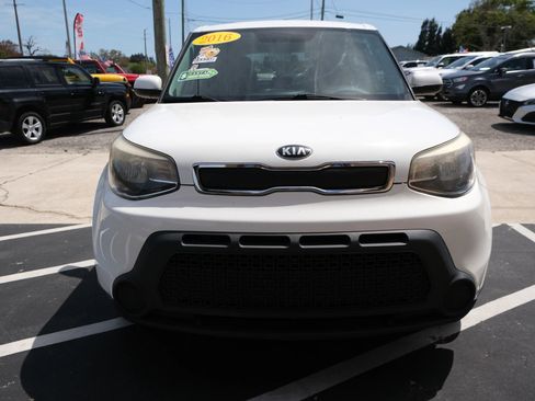 Used 2016 Kia Soul FWD image 8