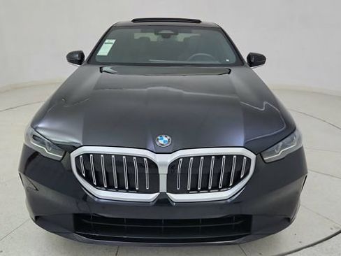 Used 2026 BMW 530i image 2