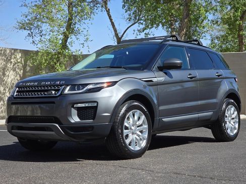 Used 2017 Land Rover Range Rover Evoque SE image 5