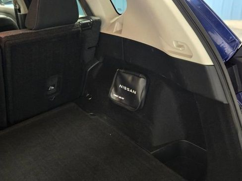 Used 2023 Nissan Rogue SV image 33