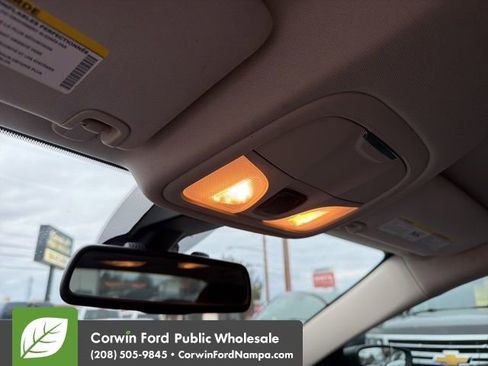 Used 2015 Chrysler 200 Limited image 17