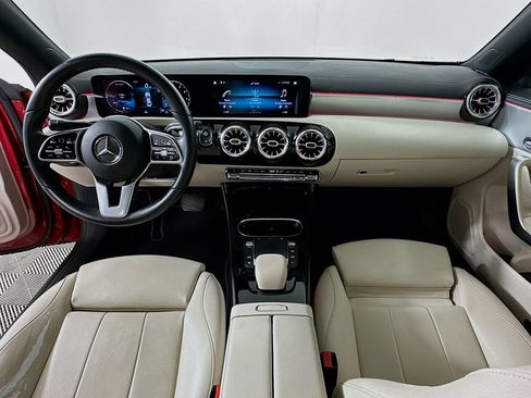 Used 2021 Mercedes-Benz CLA 250 image 3