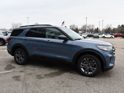 Used 2026 Ford Explorer Active w/ Active Comfort Package AWD/4WD image 8