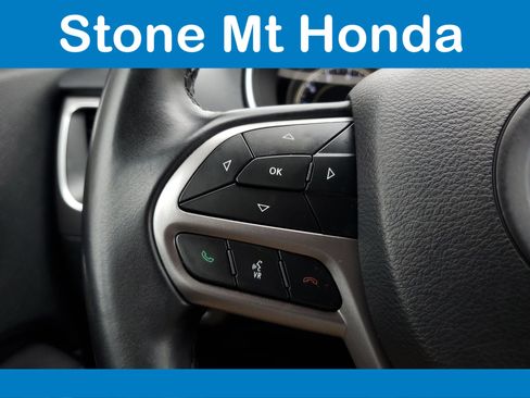 Used 2019 Jeep Cherokee Latitude Plus image 24