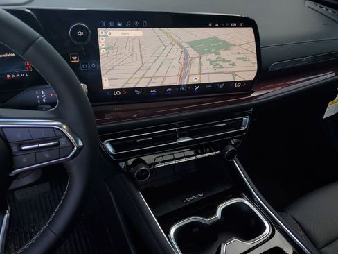 New 2026 Chevrolet Traverse Z71 w/ Driver Confidence Package image 26