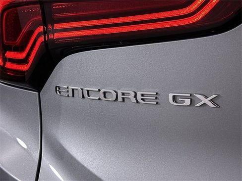 Used 2025 Buick Encore GX Sport Touring w/ Advanced Technology Package image 33