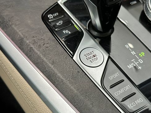 Used 2022 BMW X5 xDrive40i AWD/4WD image 26