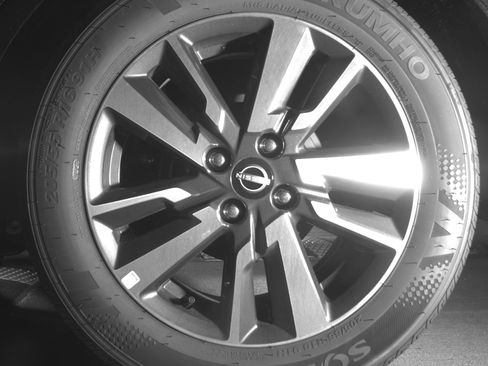 Used 2025 Nissan Versa SV FWD image 14