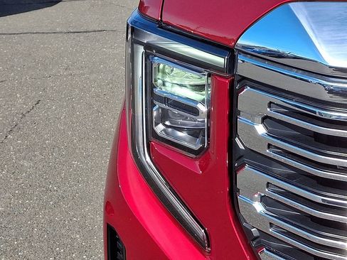 Used 2024 GMC Sierra 1500 Denali w/ Denali Reserve Package AWD/4WD image 9