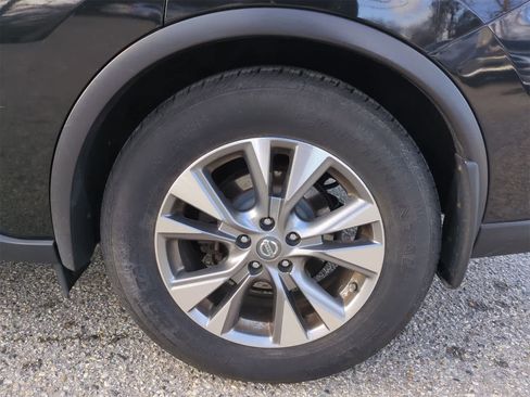 Used 2015 Nissan Murano S image 14