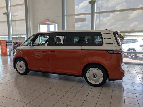 New 2025 Volkswagen ID. Buzz 1st Edition image 7