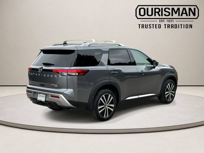 Used 2025 Nissan Pathfinder Platinum w/ Cargo Package