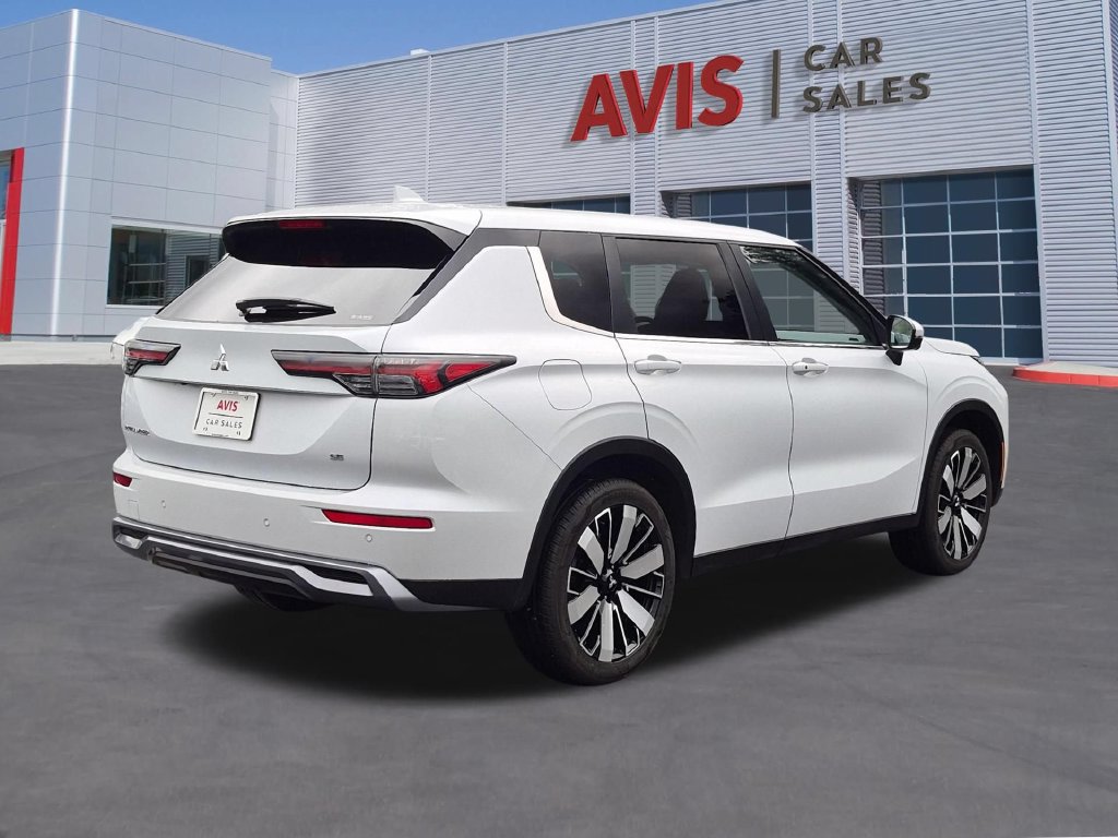 Used 2025 Mitsubishi Outlander SE AWD/4WD image 5