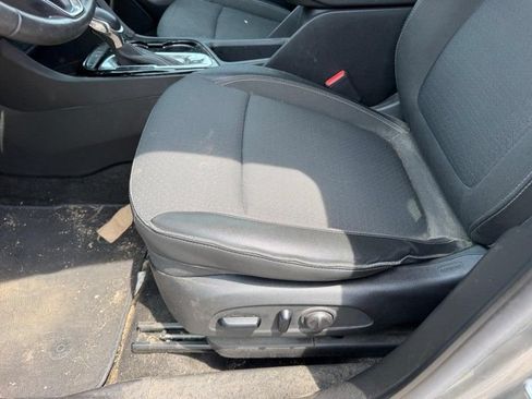 Used 2023 Buick Encore GX Select w/ Sport Touring Package FWD image 17