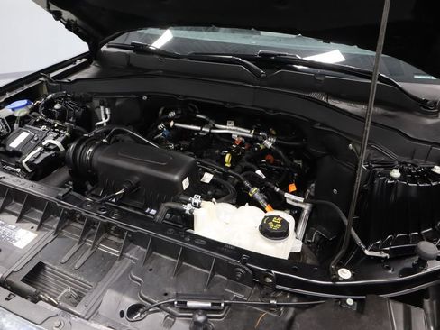 Certified 2022 Ford Explorer XLT w/ Equipment Group 202A image 14