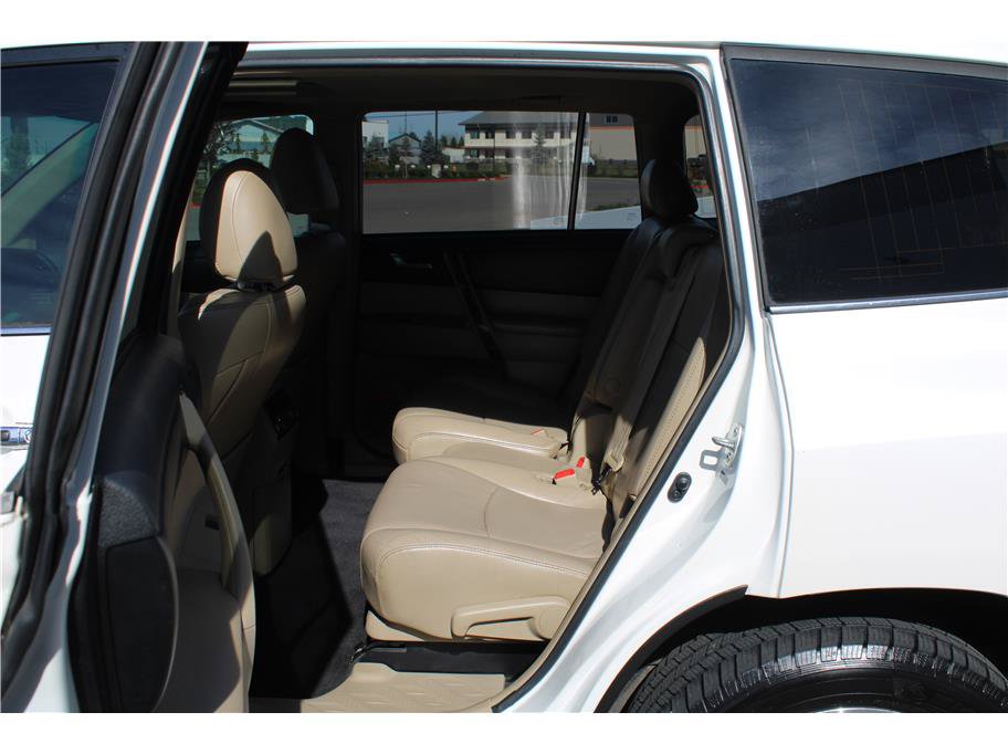 Used 2013 Toyota Highlander Limited AWD/4WD image 12