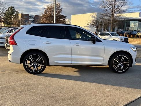 Used 2021 Volvo XC60 T5 R-Design w/ Advanced Package image 2