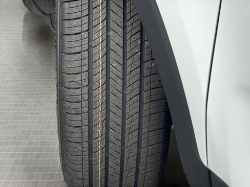 Used 2023 Kia Telluride LX image 11