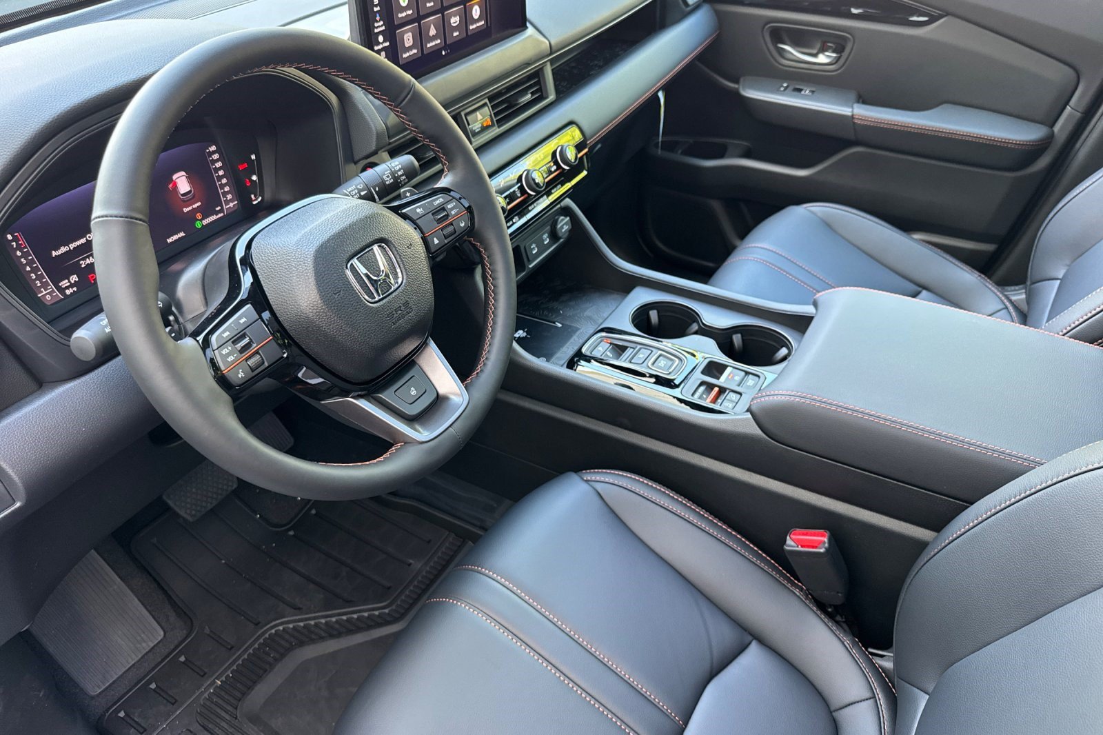 New 2026 Honda Pilot TrailSport image 4