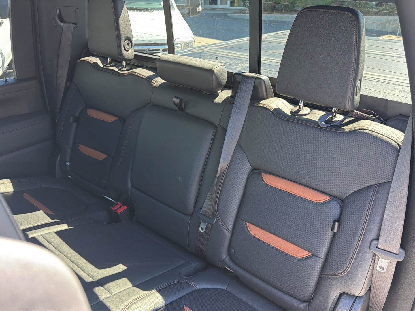 Used 2023 GMC Sierra 2500 AT4 w/ AT4 Premium Plus Package AWD/4WD image 32