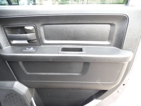 Used 2020 RAM 1500 4x4 Crew Cab w/ Night Edition w/ Wheel & Sound Group image 34