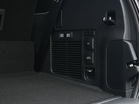 New 2025 Ford Expedition Active image 29