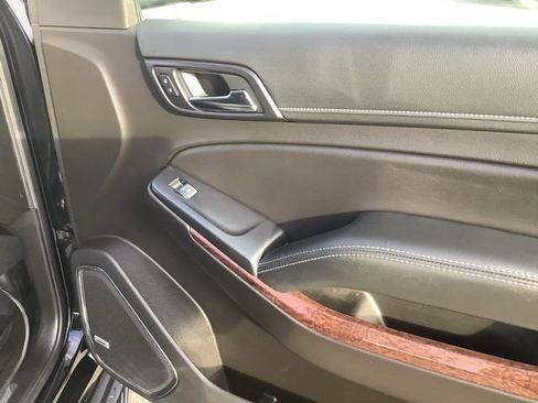 Used 2019 GMC Yukon SLT w/ Graphite Edition image 18