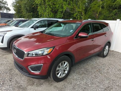 Used 2016 Kia Sorento LX w/ LX Convenience Package FWD image 3