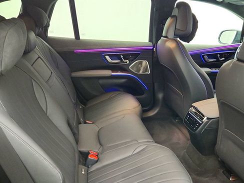 Used 2023 Mercedes-Benz EQS 580 4MATIC SUV w/ Exclusive Trim Package image 22
