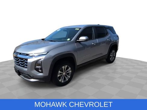 Used 2025 Chevrolet Equinox LT AWD/4WD image 4