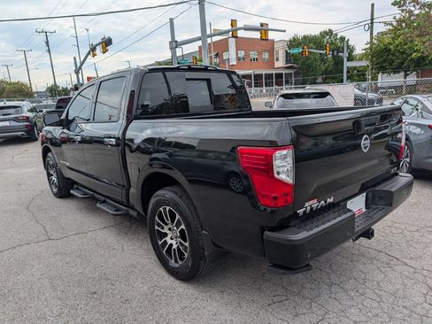 Used 2021 Nissan Titan SV w/ SV Convenience Package RWD image 8